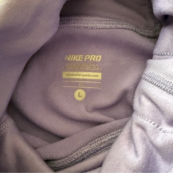 Nike Pro Hyperwarm Mock Turtleneck Training Purple Lavender Sweatshirt Women’s L - Picture 3 of 3
